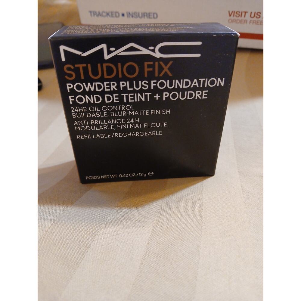 M·A·C Studio Fix Powder Plus Foundation Refillable - NC 60 - 0.42OZ/12g